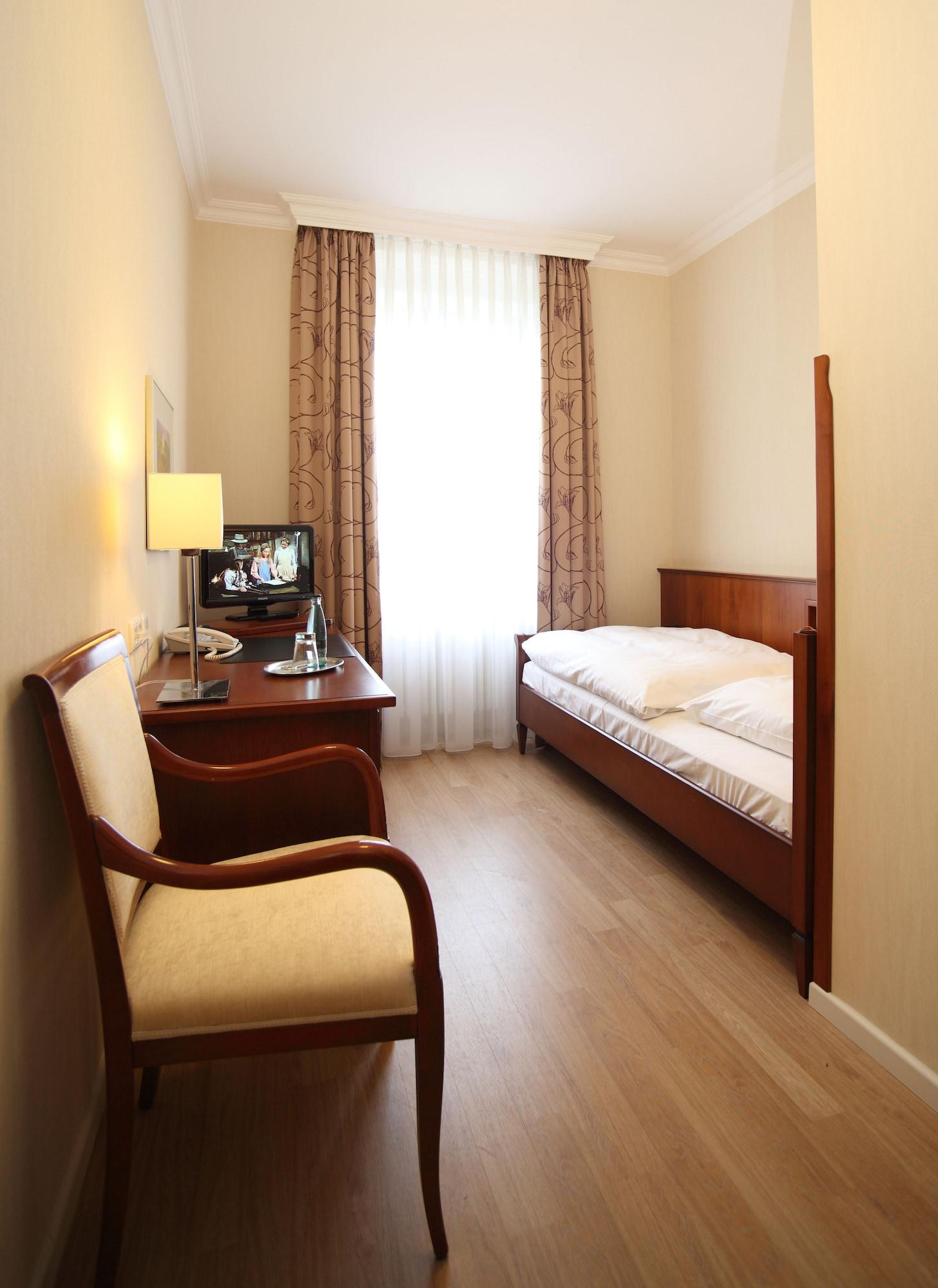 Alster-Hof Hotel Hamburg Exterior photo