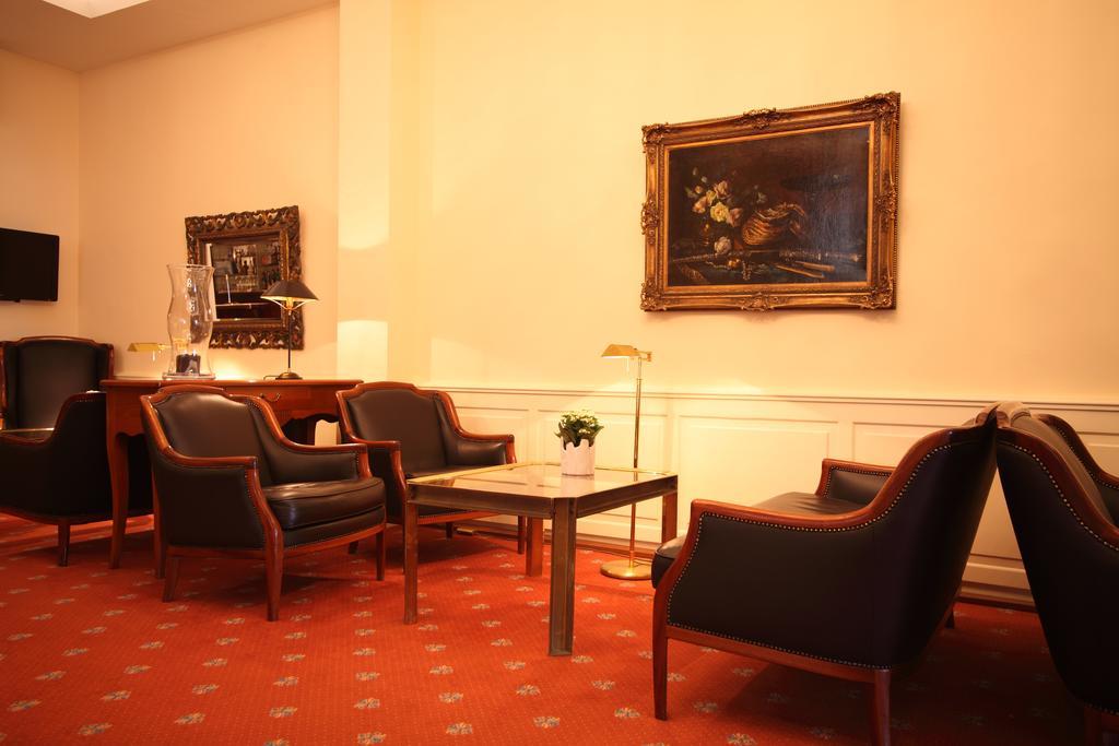 Alster-Hof Hotel Hamburg Exterior photo