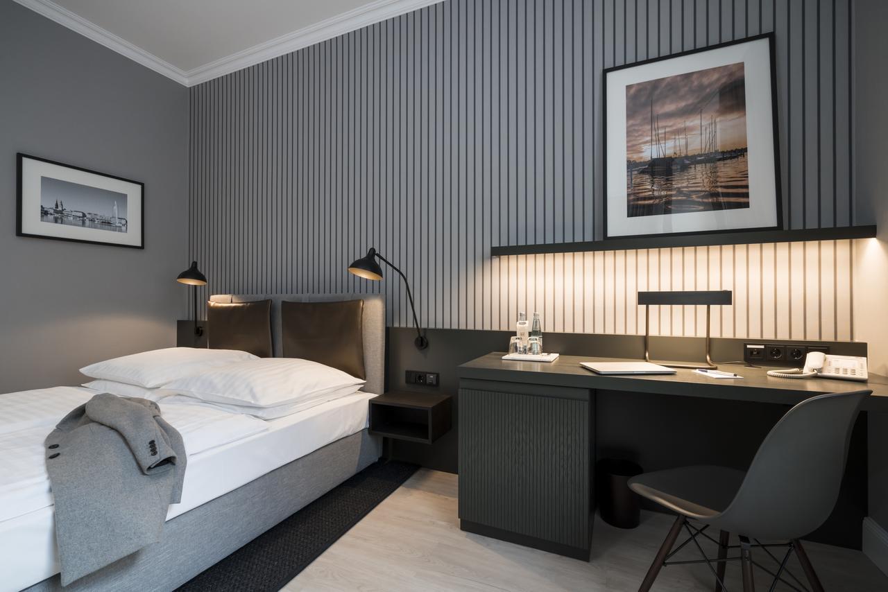 Alster-Hof Hotel Hamburg Exterior photo